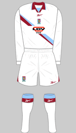 aston villa 1999-2000 change